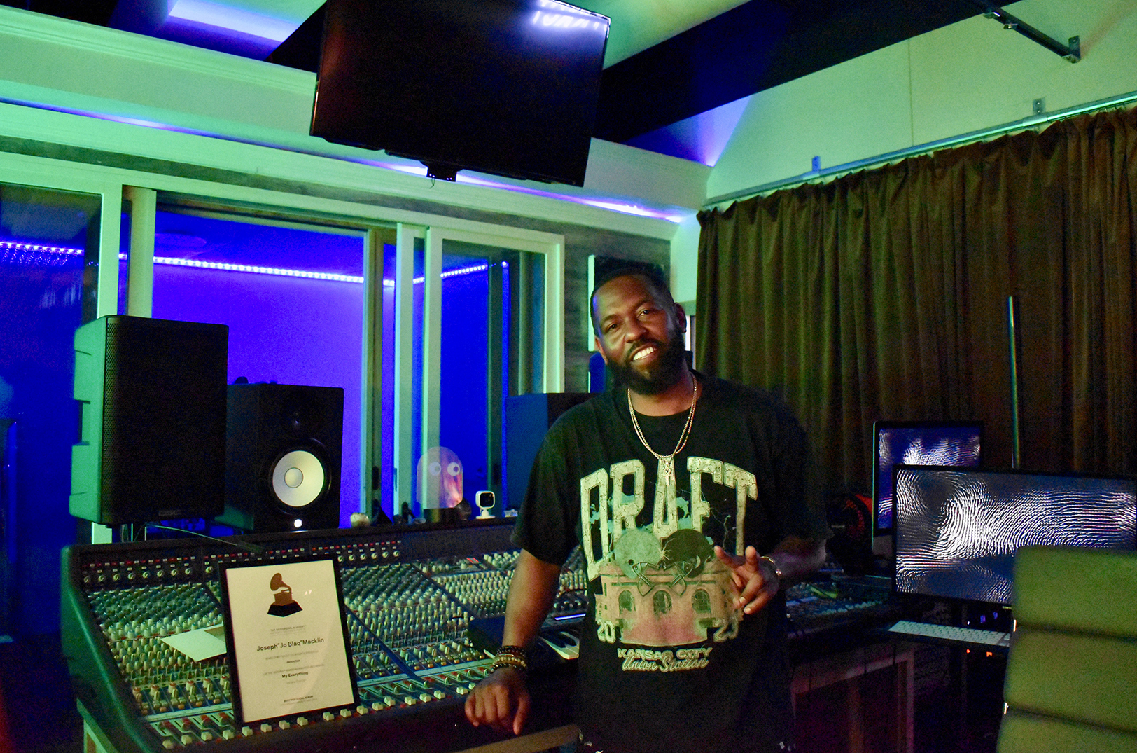 Joseph Macklin, DistrKCt IS Foundation, at the DistrKCt Multimedia studio in Kansas City's Crossroads; photo by Nikki Overfelt Chifalu, Startland News