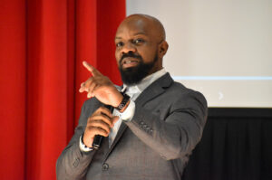 GIFT Pitch Black Brandon Calloway Kansas City GIFT tw 01