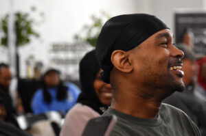 GIFT Pitch Black crowd tw 02