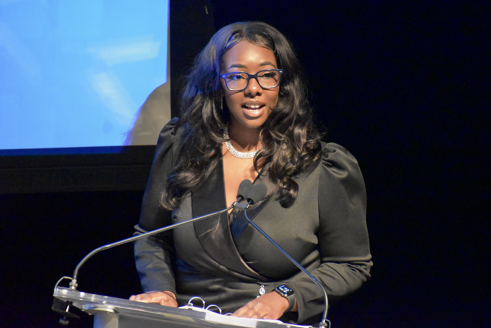 Shapree Marshall, founder of A Traveled Path Homes, accepts the 2025 UMKC Student Entrepreneur of the Year award; photo by Nikki Overfelt Chifalu, Startland News