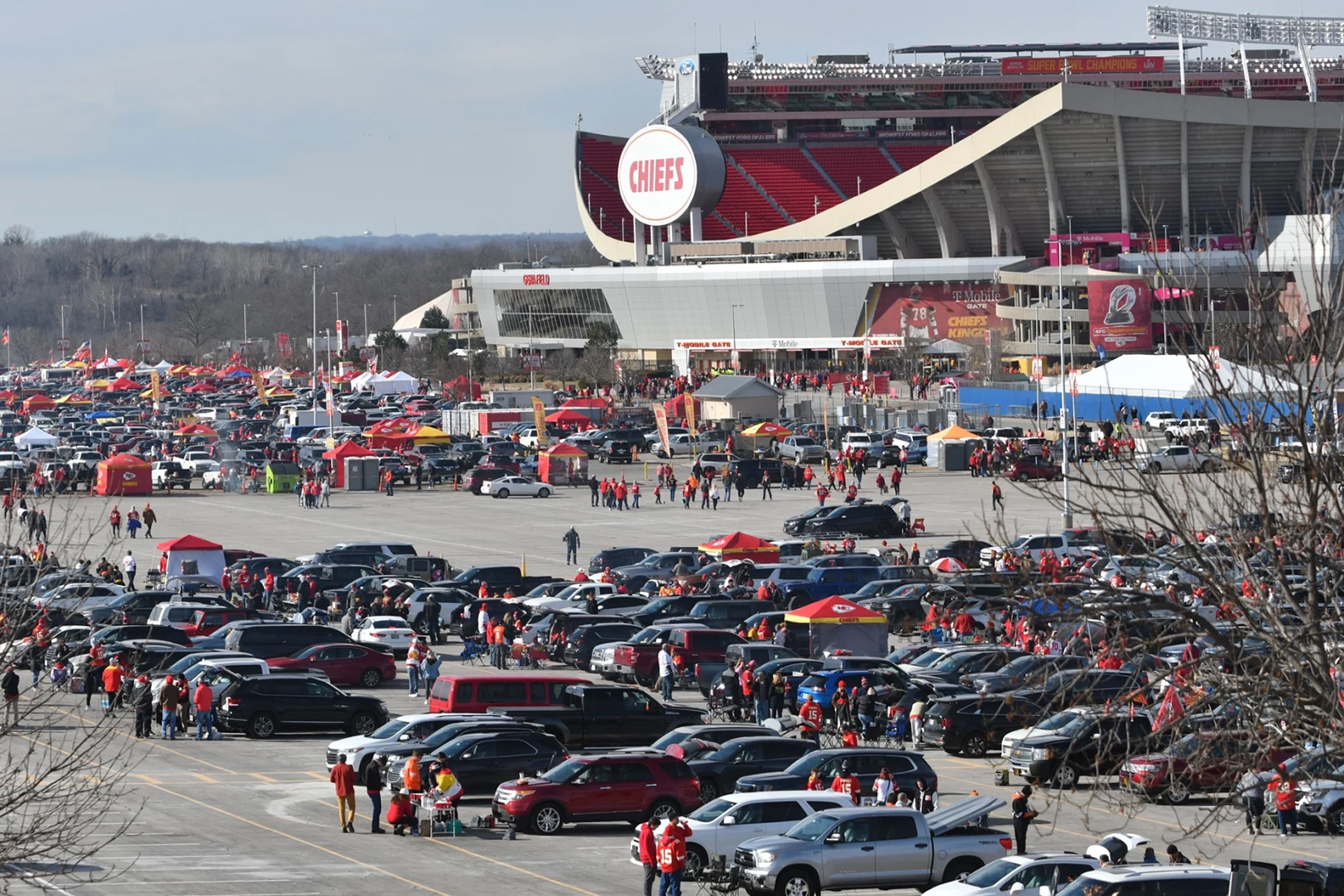 Kansas City Chiefs tailgaters set up before the AFC championship game at Arrowhead Stadium on Jan. 31, 2022; photo by Carlos Moreno, KCUR