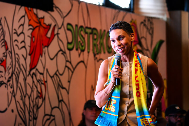 Nia Webster, the core organizer behind Kansas City's City of Entrepreneurs initiative introduces Open Doors! entrepreneurs to gathered media, content creators and influencers; photo by Tommy Felts, Startland News